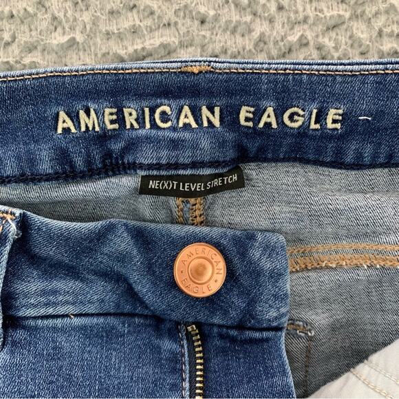 American Eagle Women's Curvy Midi Next Level Stretch Shorts  -  Size: 6 - Picture 12 of 16